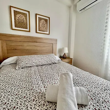 Impresionante Puente De Parking Lägenhet Córdoba