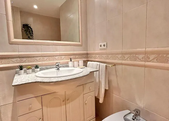 Impresionante Puente De Parking 아파트 코르도바